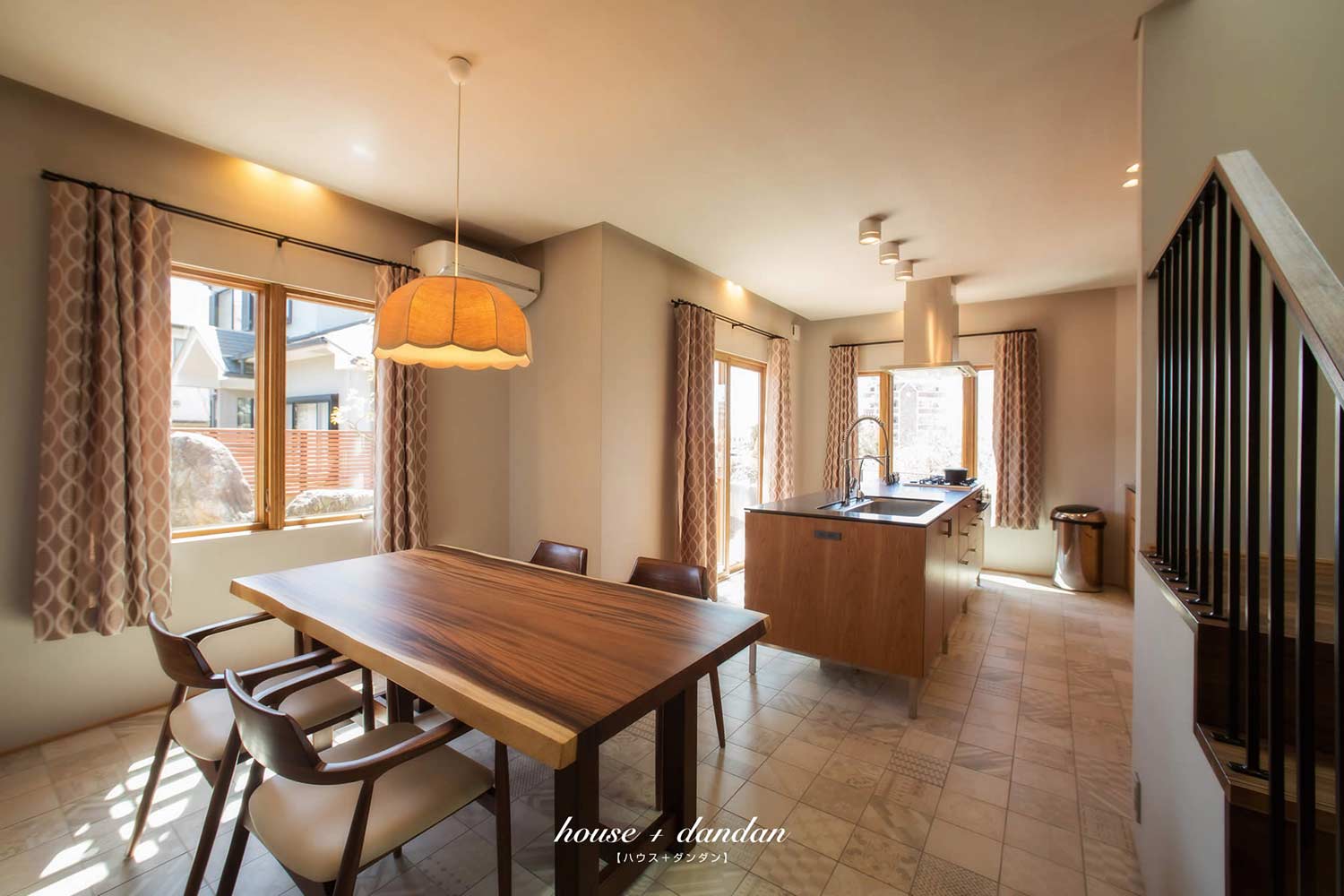 ハウス＋ダンダン