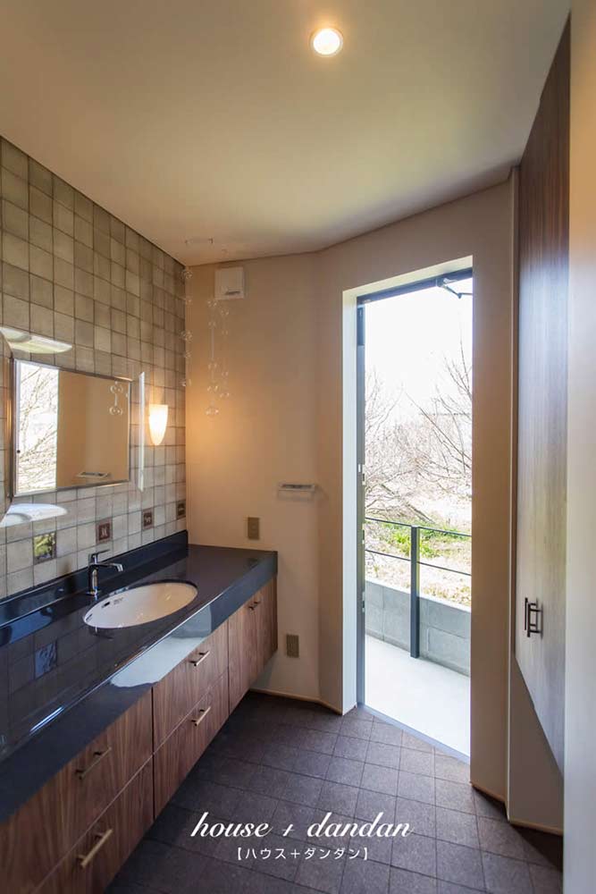 ハウス＋ダンダン
