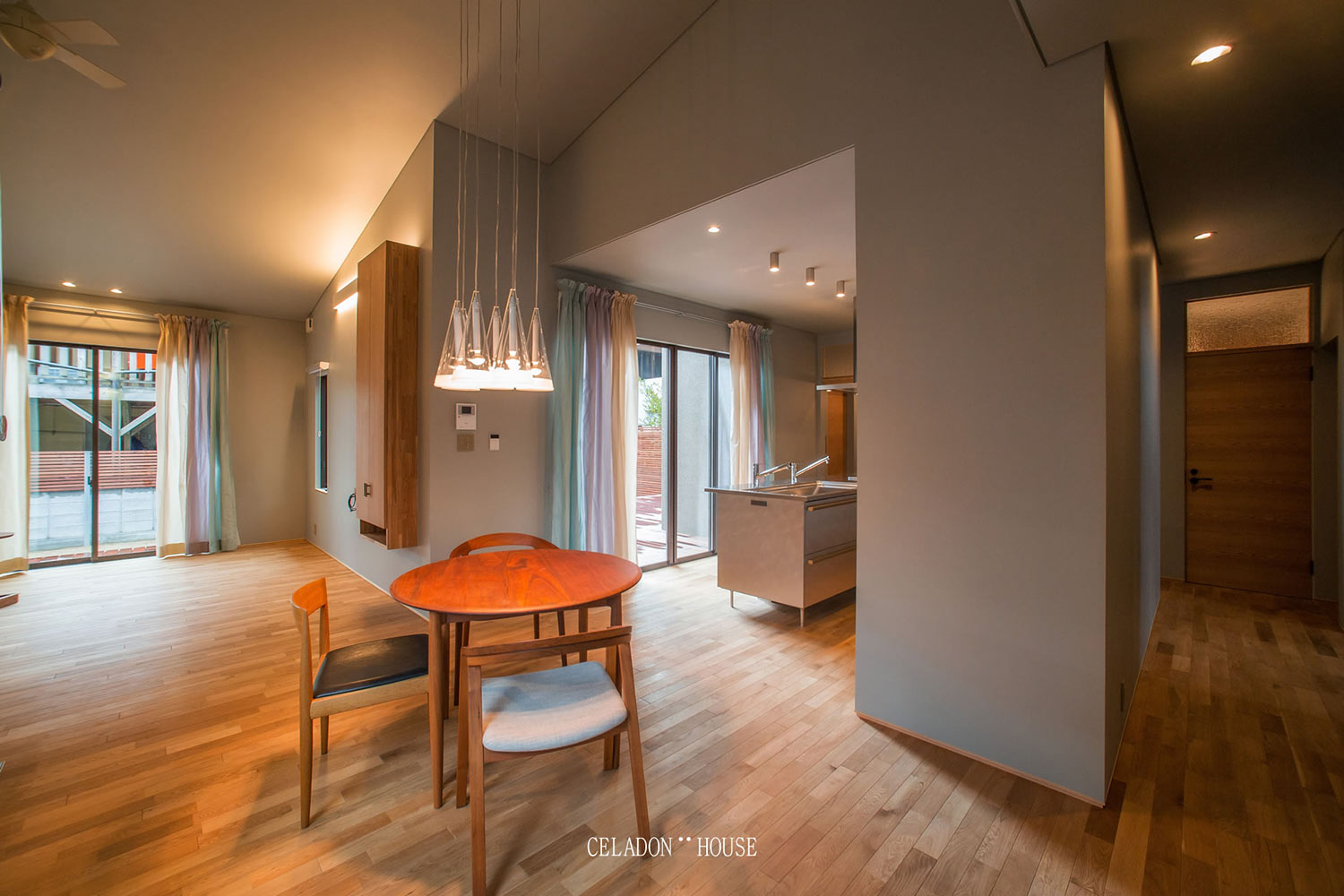 セラドンハウス