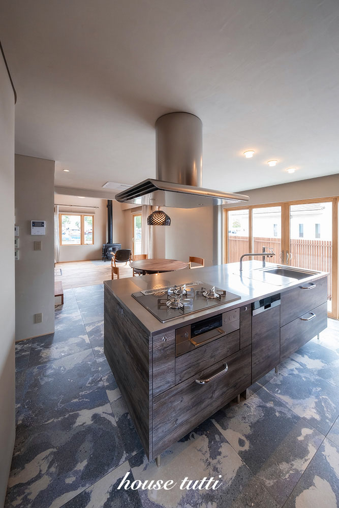 ハウストゥッティ