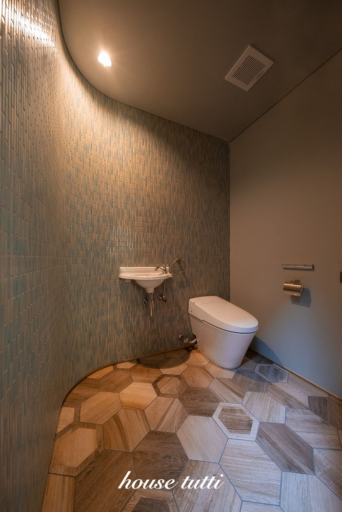 ハウストゥッティ