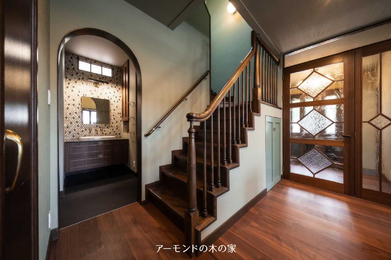 アーモンドの木の家