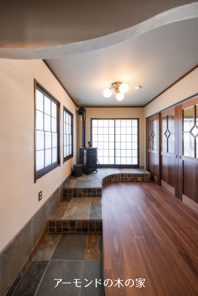 アーモンドの木の家