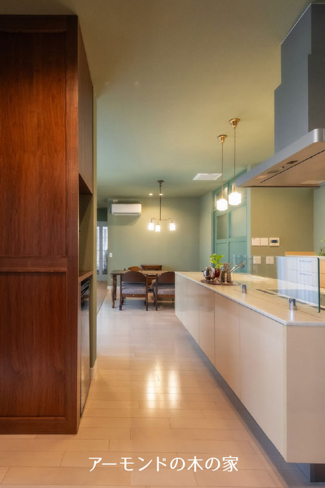 アーモンドの木の家